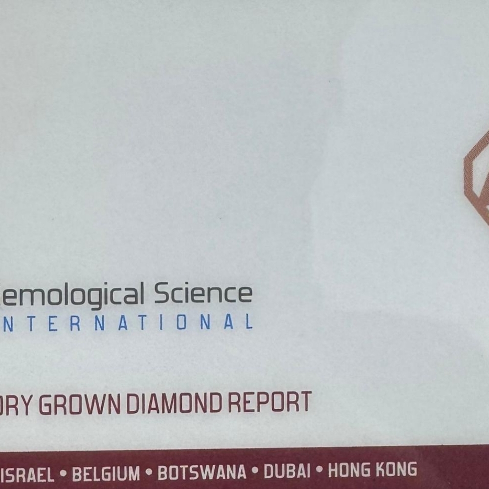 Engagement RING - Picture 5 of 5